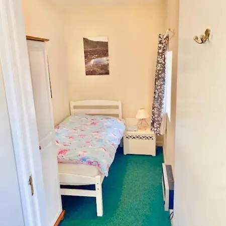 Holiday home Cosy 2 Bed Next To Fota Wildlife Park Cork